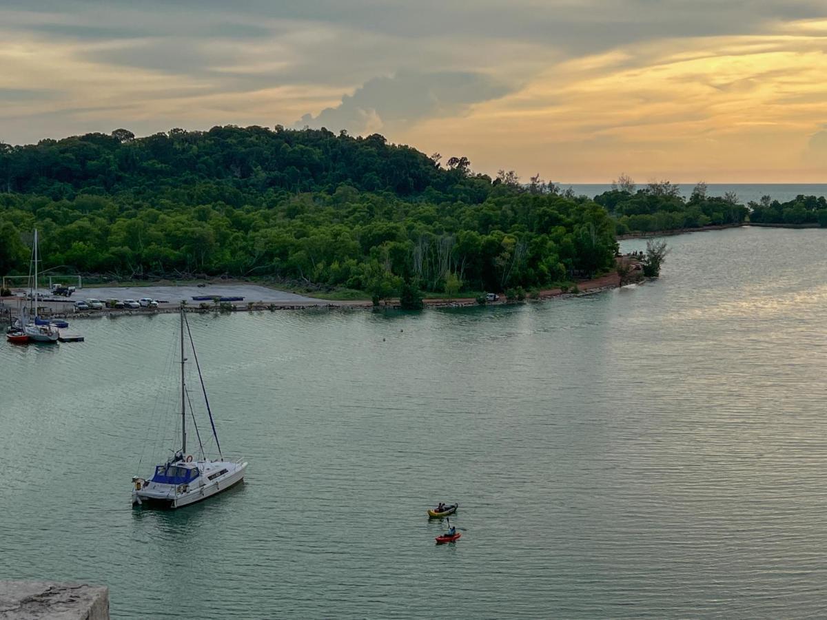 Bayview Suites Port Dickson By Maison Bagian luar foto
